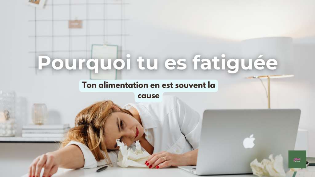 femme fatiguée devant l'ordinateur
